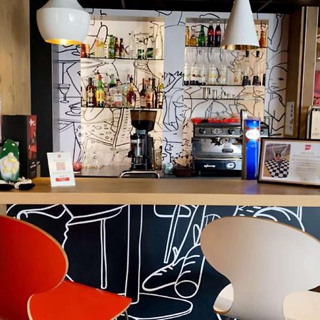 土伦滨海拉塞纳宜必思酒店 滨海拉塞讷 外观 照片