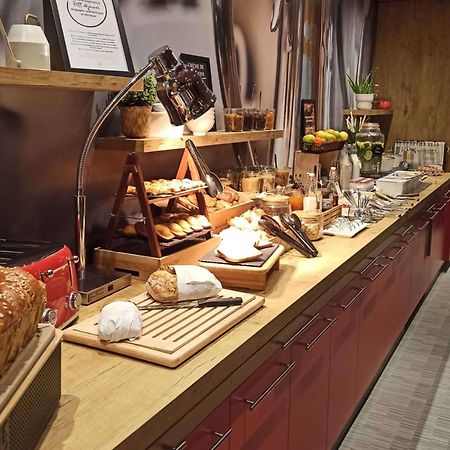 土伦滨海拉塞纳宜必思酒店 滨海拉塞讷 外观 照片