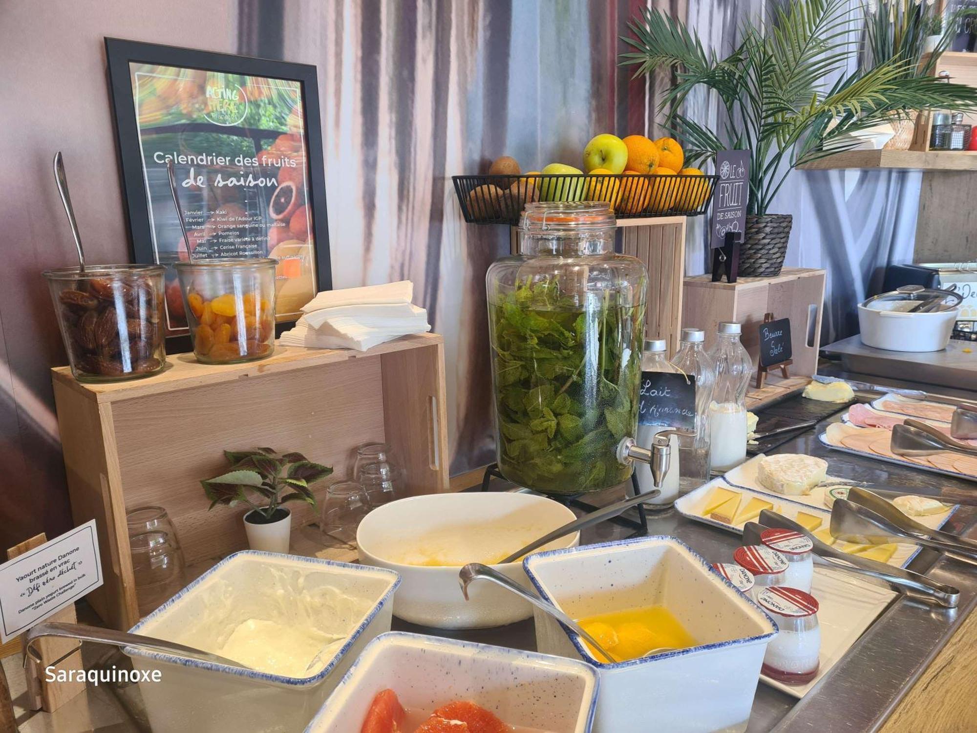 土伦滨海拉塞纳宜必思酒店 滨海拉塞讷 外观 照片